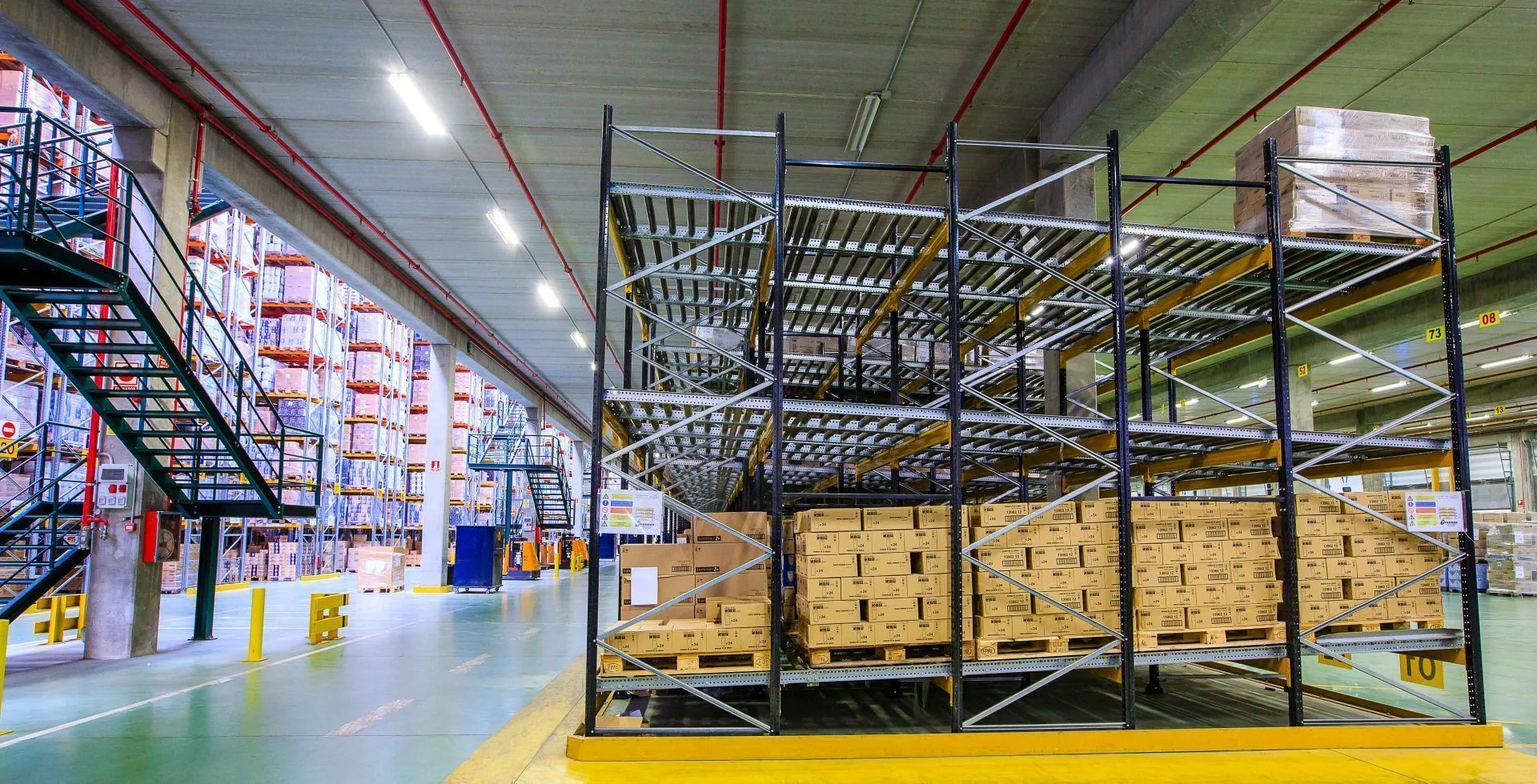 Savez-vous quels systèmes de rayonnages vous permettent de travailler en mode FIFO ou LIFO ?
